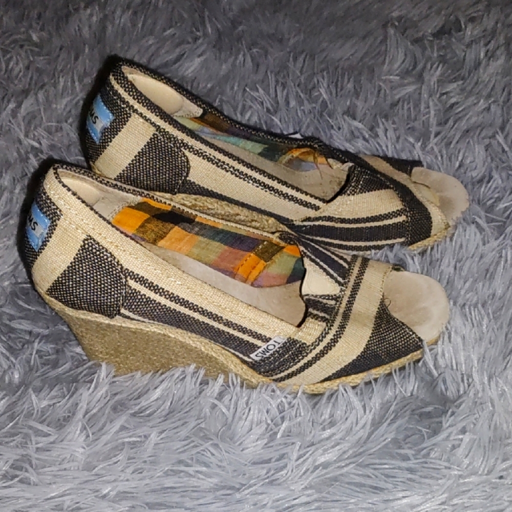 TOMS Gray and Beige Wedge Shoes size 5.5